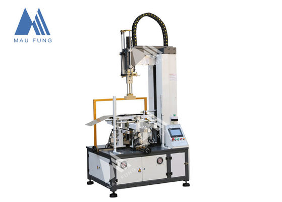 Machine à fabriquer des boîtes rigides de petite taille