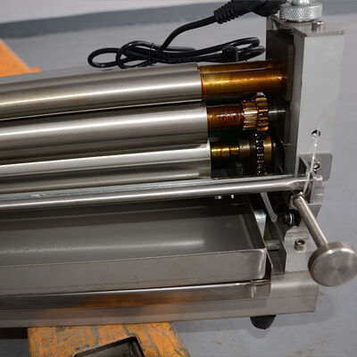 La machine à coller à froid modèle-MF1000/800/720/610/380 largeur maximale du revêtement