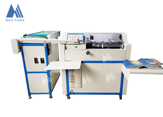Un ordinateur portable en plastique, une machine à relier des fils, une machine à relier des bobines en plastique, MF-PM350.
