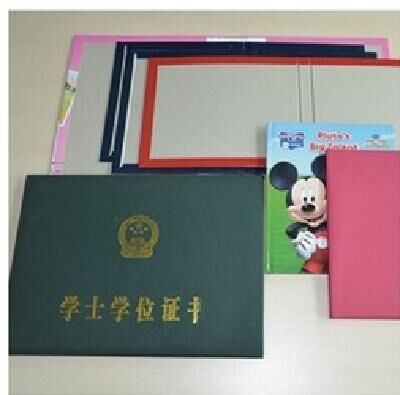 Machine semi-automatique pour la fabrication de boîtiers de livres, avec une puissance de 5,2 kW et une épaisseur de carton de 1 à 4 mm pour les cahiers